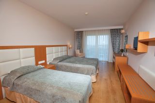 Standard Double or Twin Room (2 Adults)