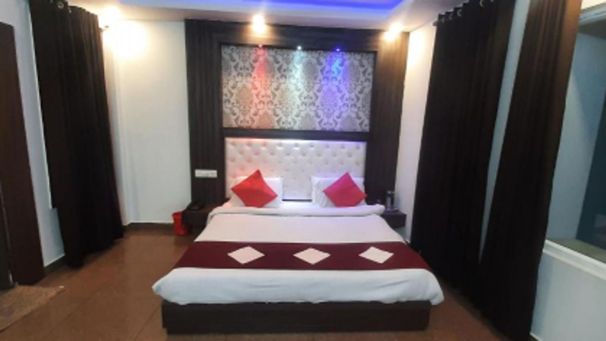 Deluxe Double Bed AC Room